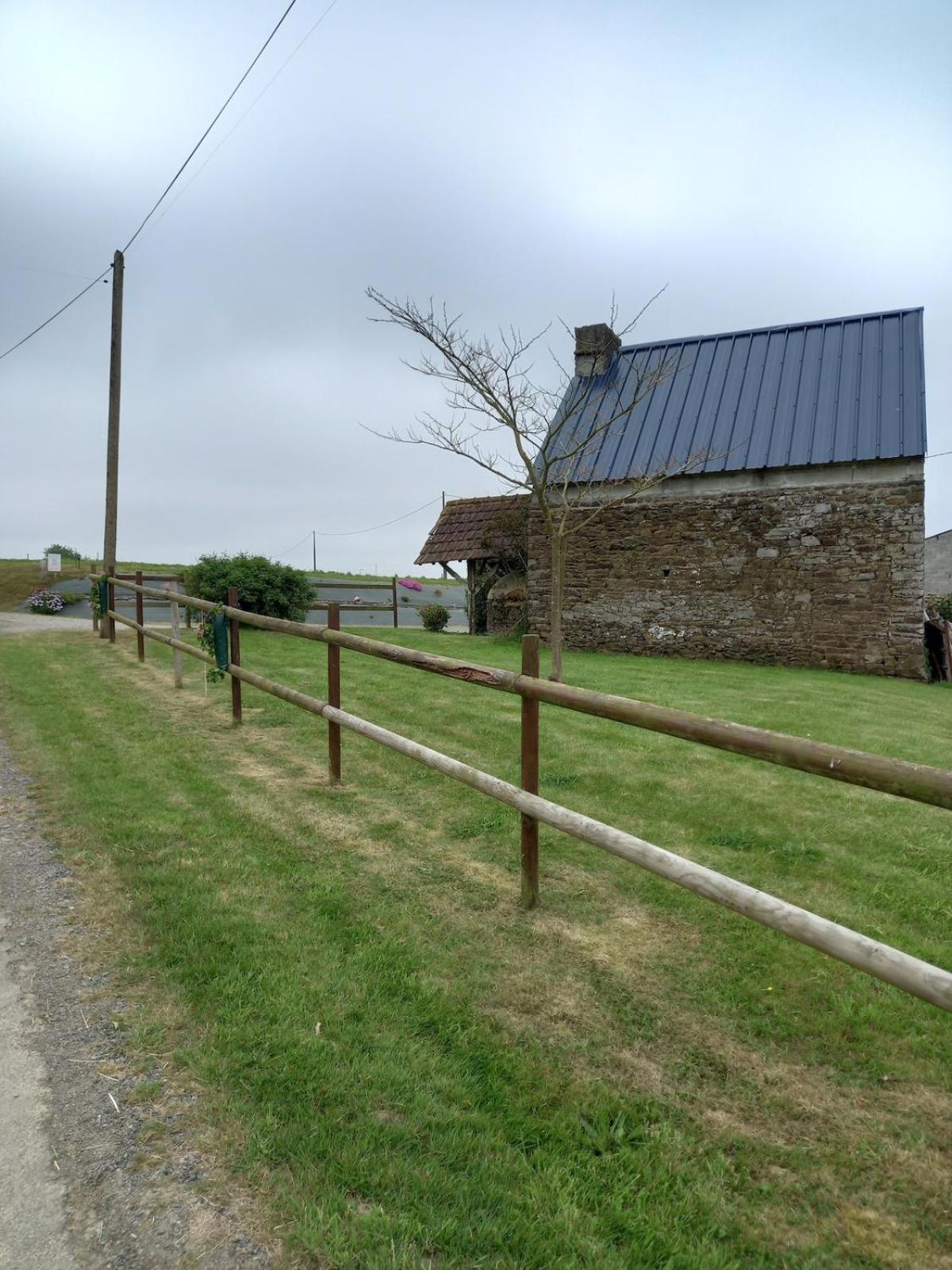 Appartamento Studio Dans Une Longere En Pierre A La Campagne Saint-Ovin Esterno foto